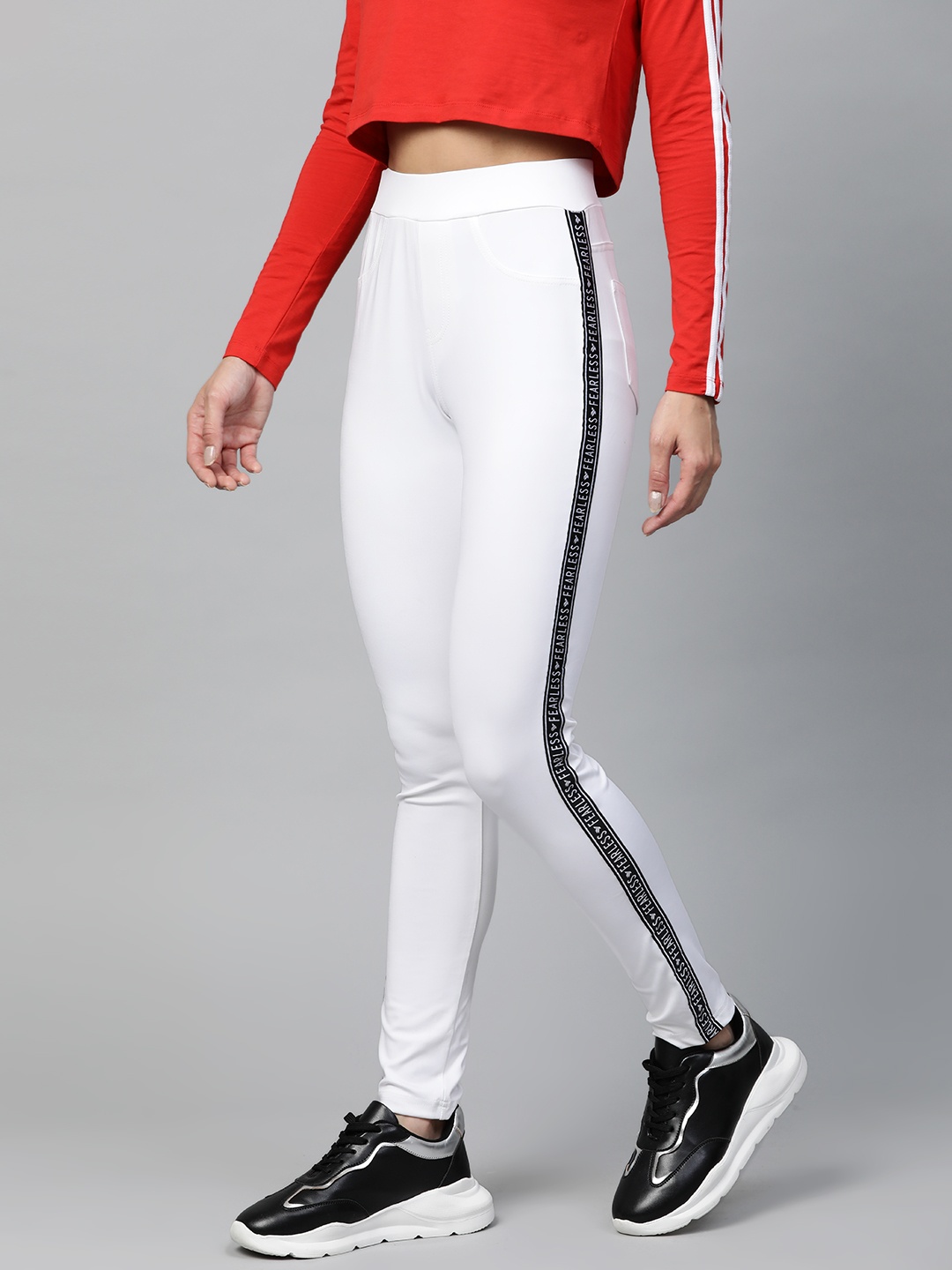 

Hubberholme Women White Solid Slim Fit Jeggings