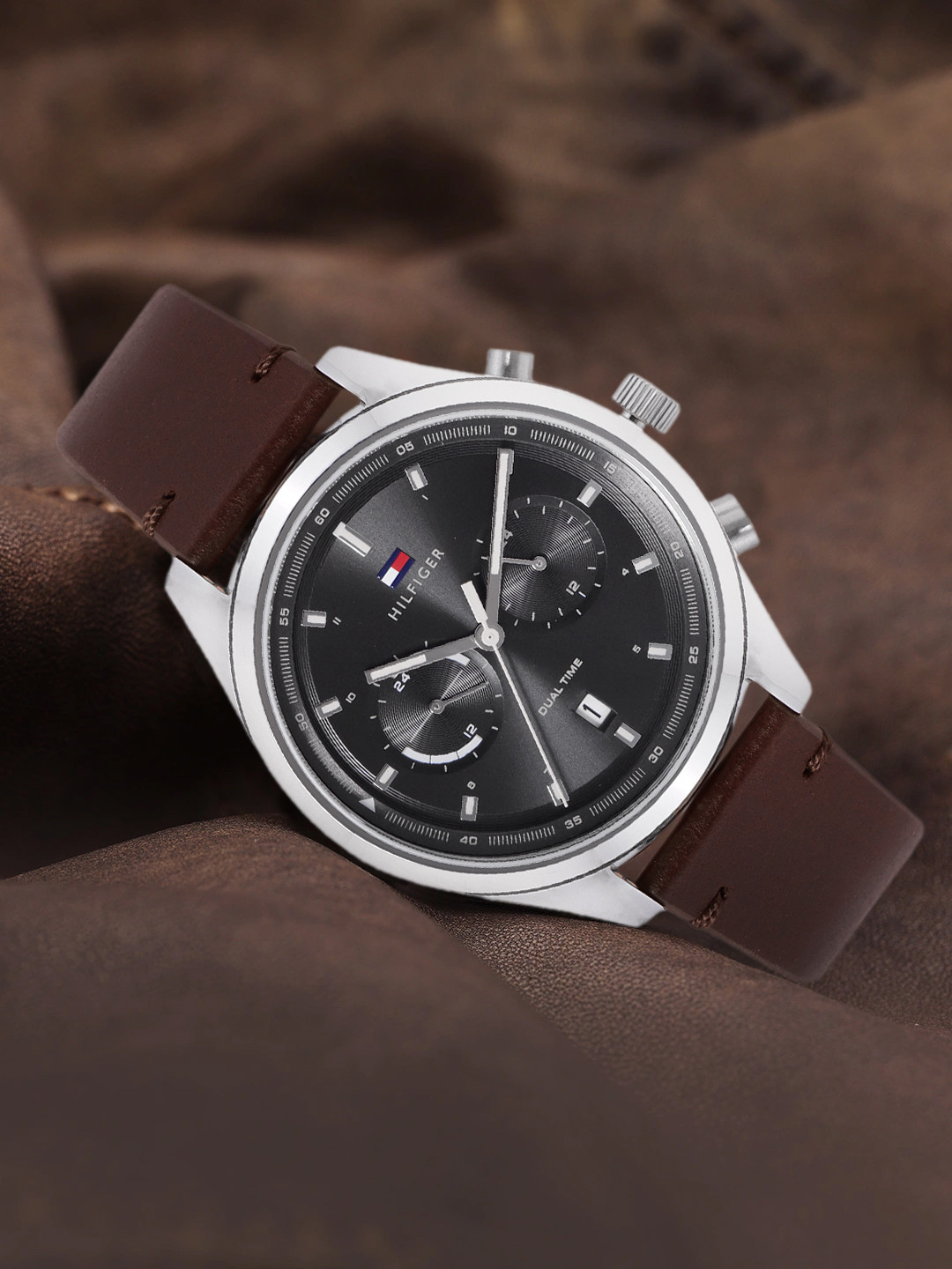 

Tommy Hilfiger Men Black Analogue Watch TH1791729