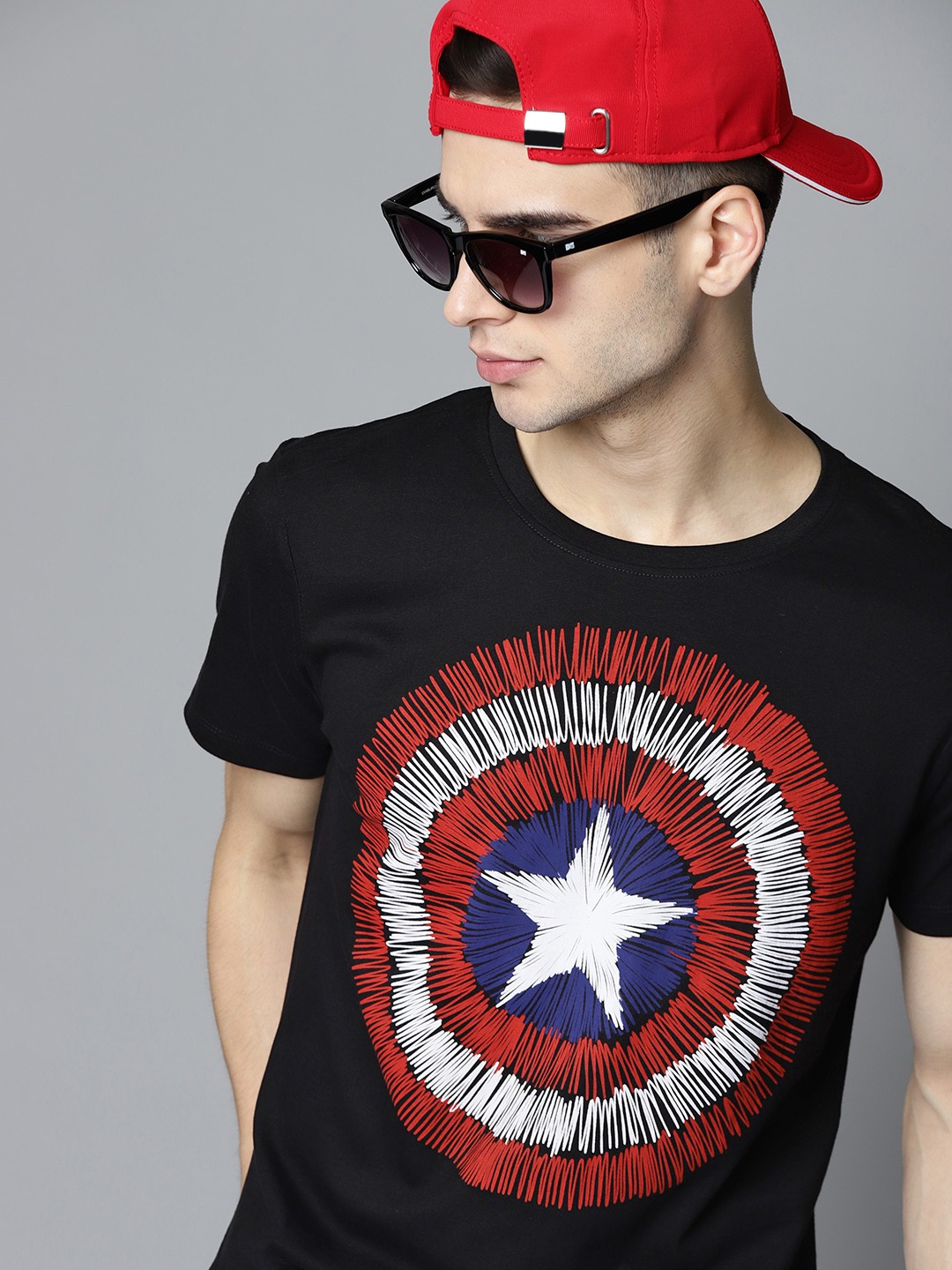 

Kook N Keech Marvel Men Black Red Captain America Printed Pure Cotton T-shirt