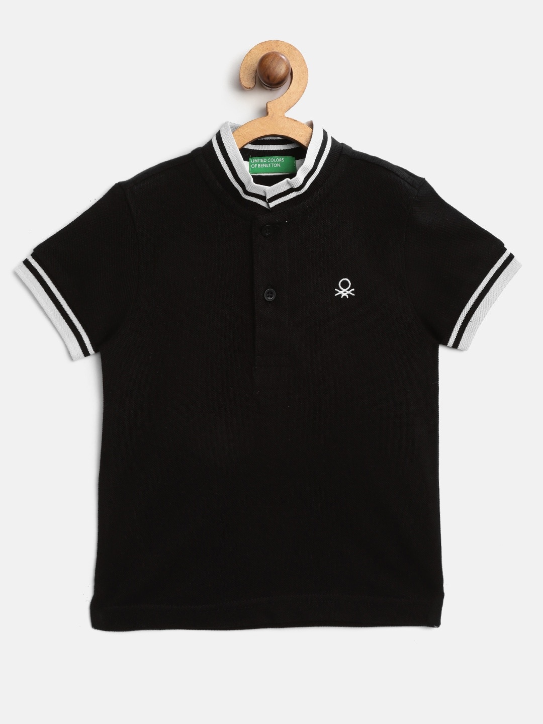 

United Colors of Benetton Boys Black Solid Polo Collar T-shirt