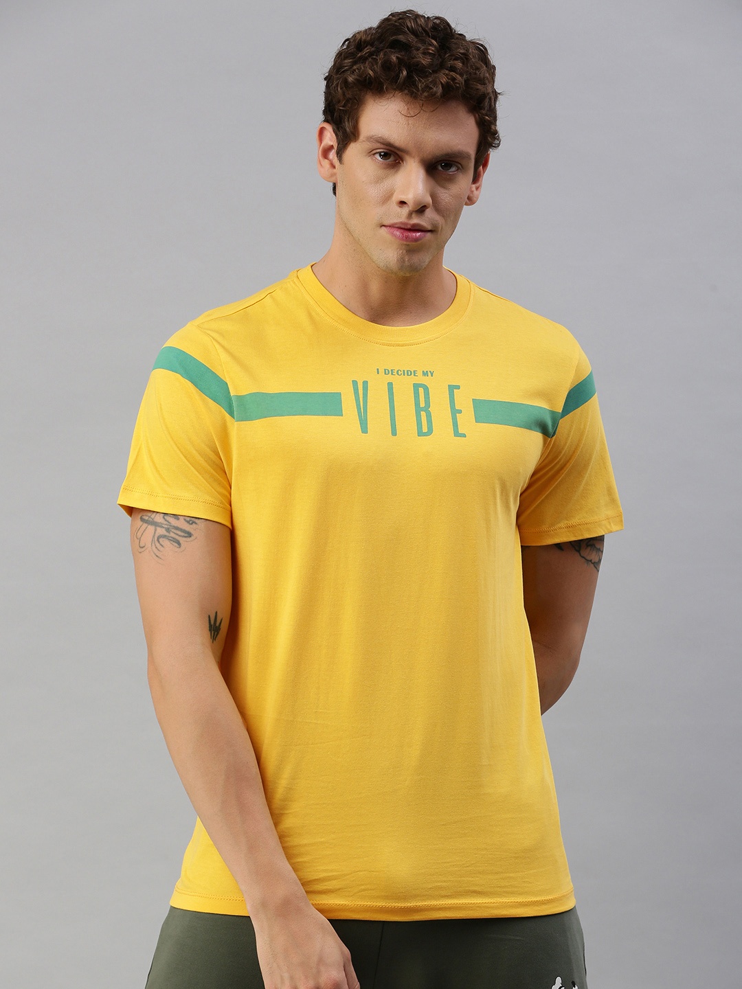 

Kook N Keech Men Yellow Printed Round Neck Pure Cotton T-shirt