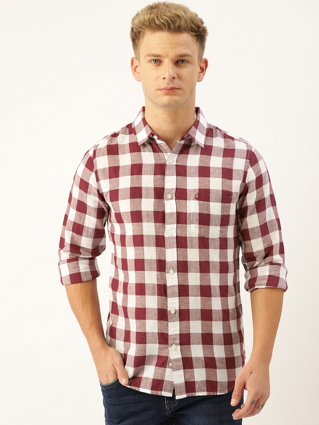 

United Colors of Benetton Men White & Burgundy Slim Fit Checked Casual Shirt