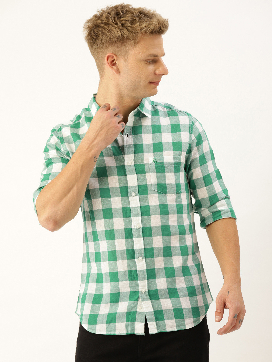 

United Colors of Benetton Men Green & White Slim Fit Checked Casual Shirt