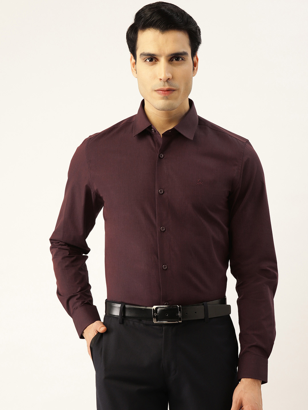 

United Colors of Benetton Men Burgundy Slim Fit Solid Formal Shirt