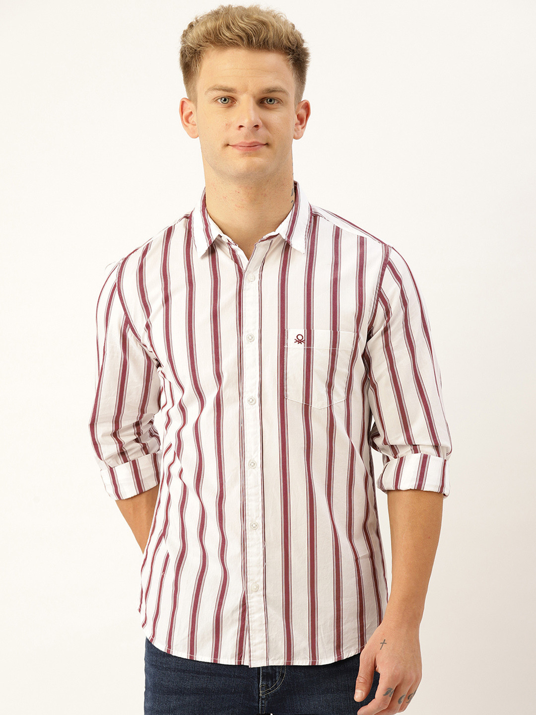 

United Colors of Benetton Men White & Burgundy Slim Fit Striped Casual Shirt