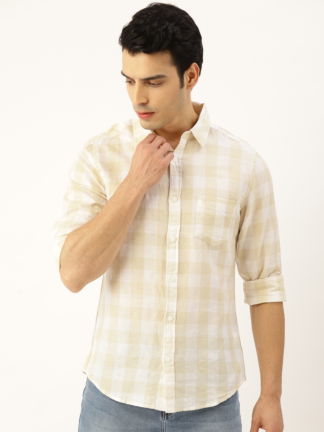 

United Colors of Benetton Men Beige & White Slim Fit Checked Casual Shirt