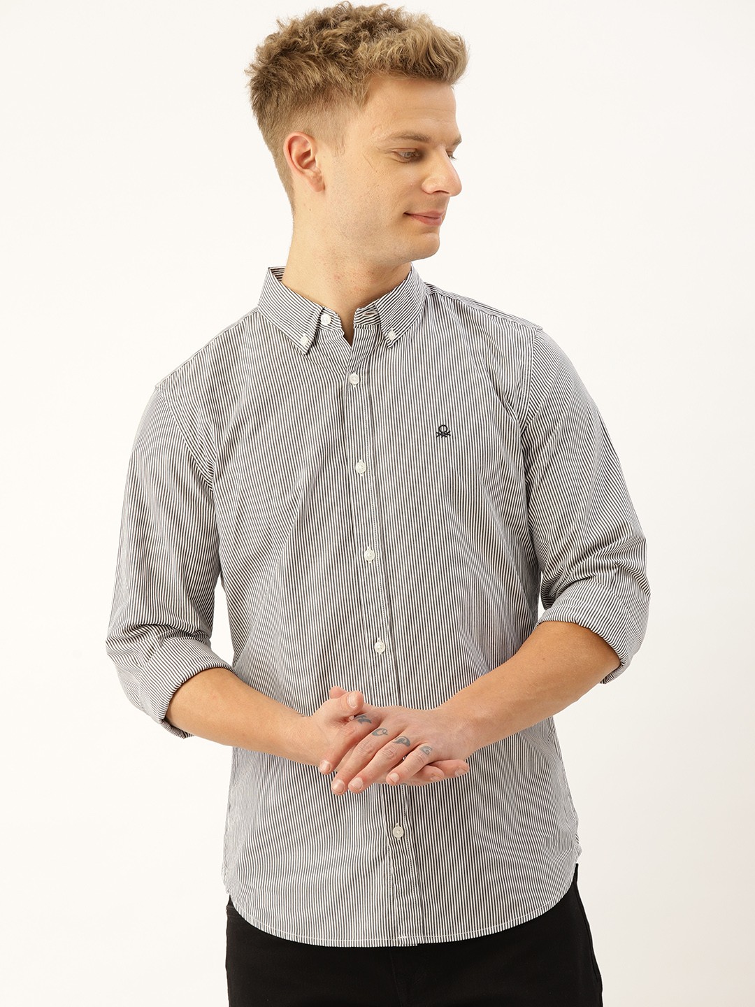 

United Colors of Benetton Men Black & White Cotton Slim Fit Striped Casual Shirt