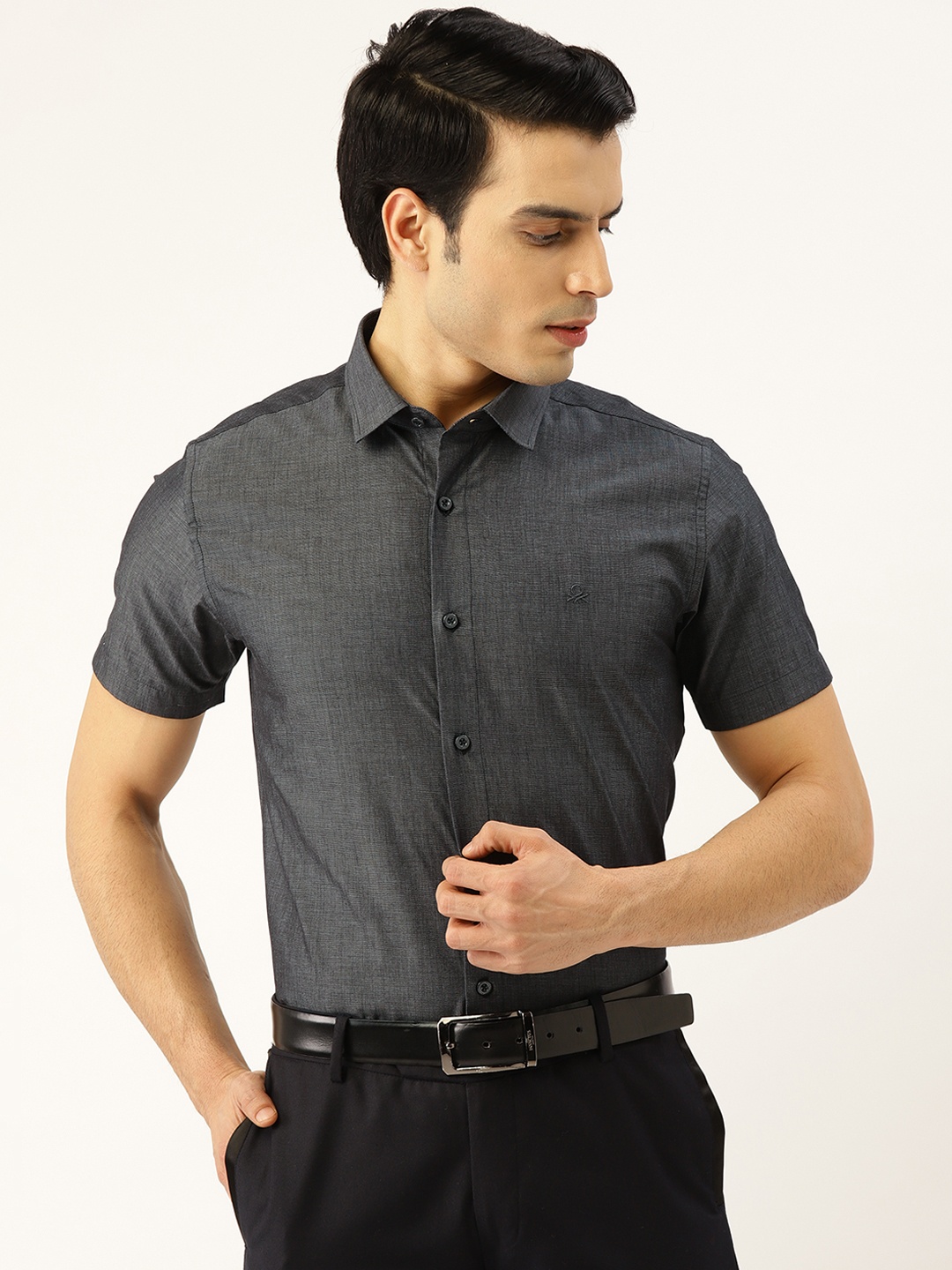 

United Colors of Benetton Men Charcoal Slim Fit Solid Formal Shirt