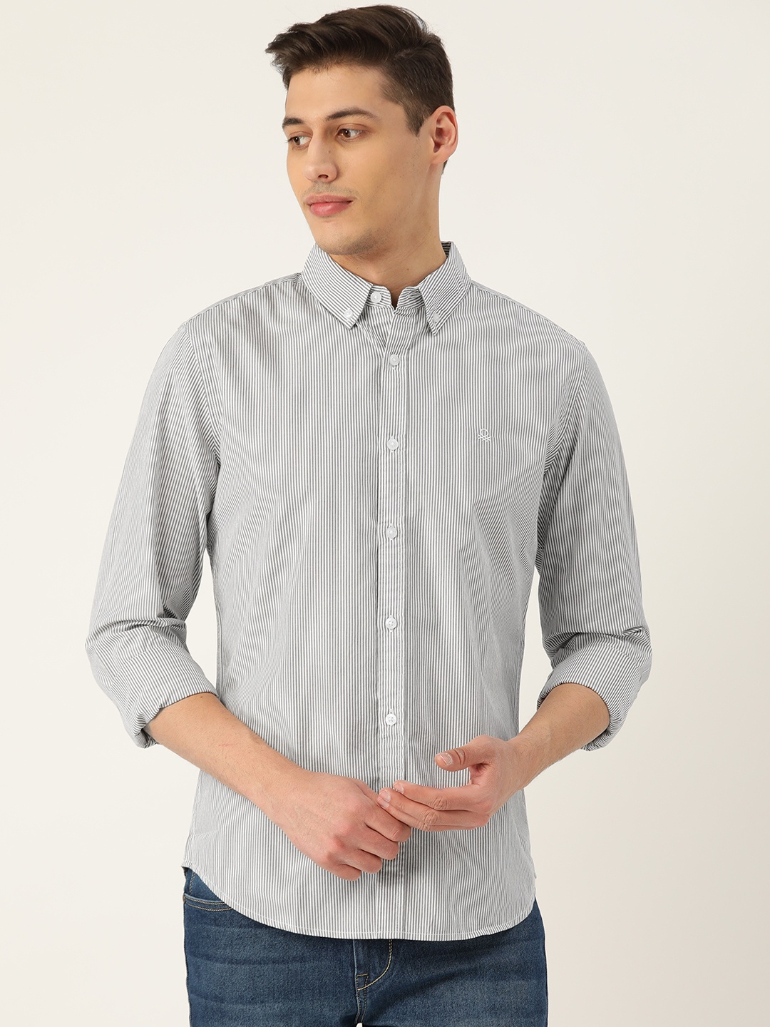 

United Colors of Benetton Men White & Charcoal Grey Slim Fit Striped Casual Shirt