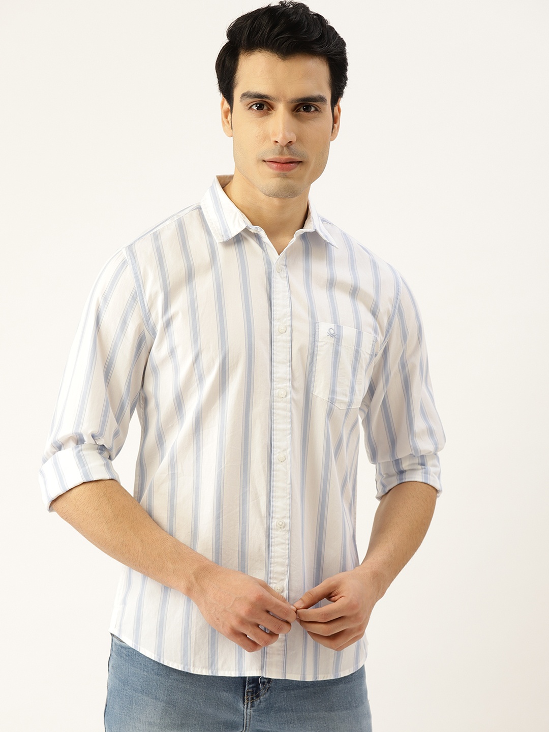 

United Colors of Benetton Men White & Blue Poplin Weave Slim Fit Striped Casual Shirt