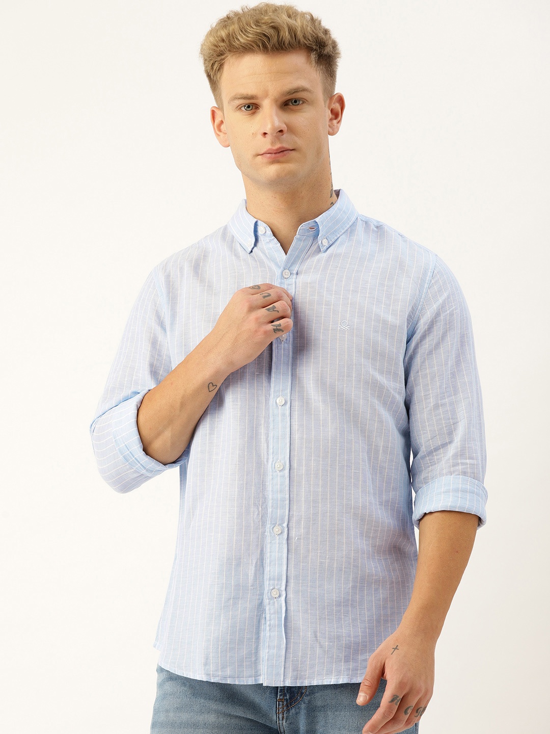 

United Colors of Benetton Men Blue & White Slim Fit Striped Casual Shirt