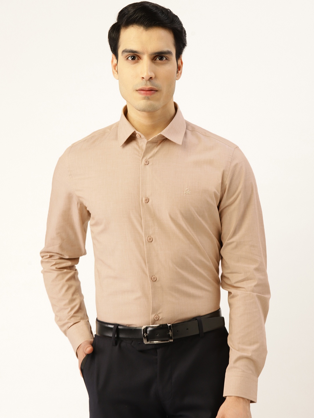 

United Colors of Benetton Men Beige Slim Fit Solid Formal Shirt