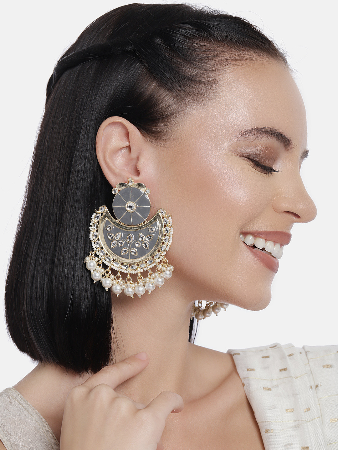 

LAIDA Grey Gold-Plated Handcrafted Enamelled Kundan & Pearl Classic Chandbalis
