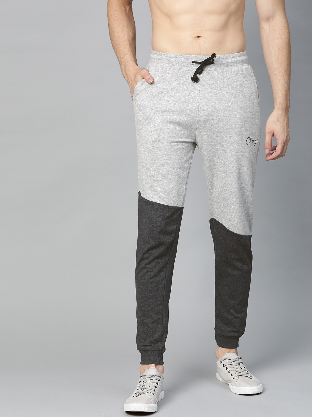 

Kook N Keech Men Grey Melange & Black Colourblocked Joggers