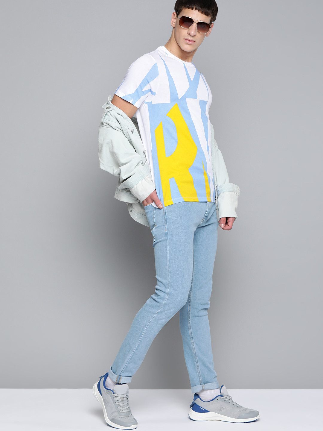 

Kook N Keech Marvel Men White & Blue Printed Pure Cotton Round Neck T-shirt