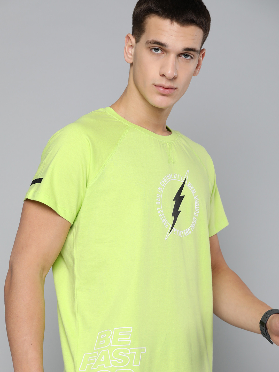 

DC by Kook N Keech Men Fluorescent Green & Black Printed Pure Cotton T-shirt