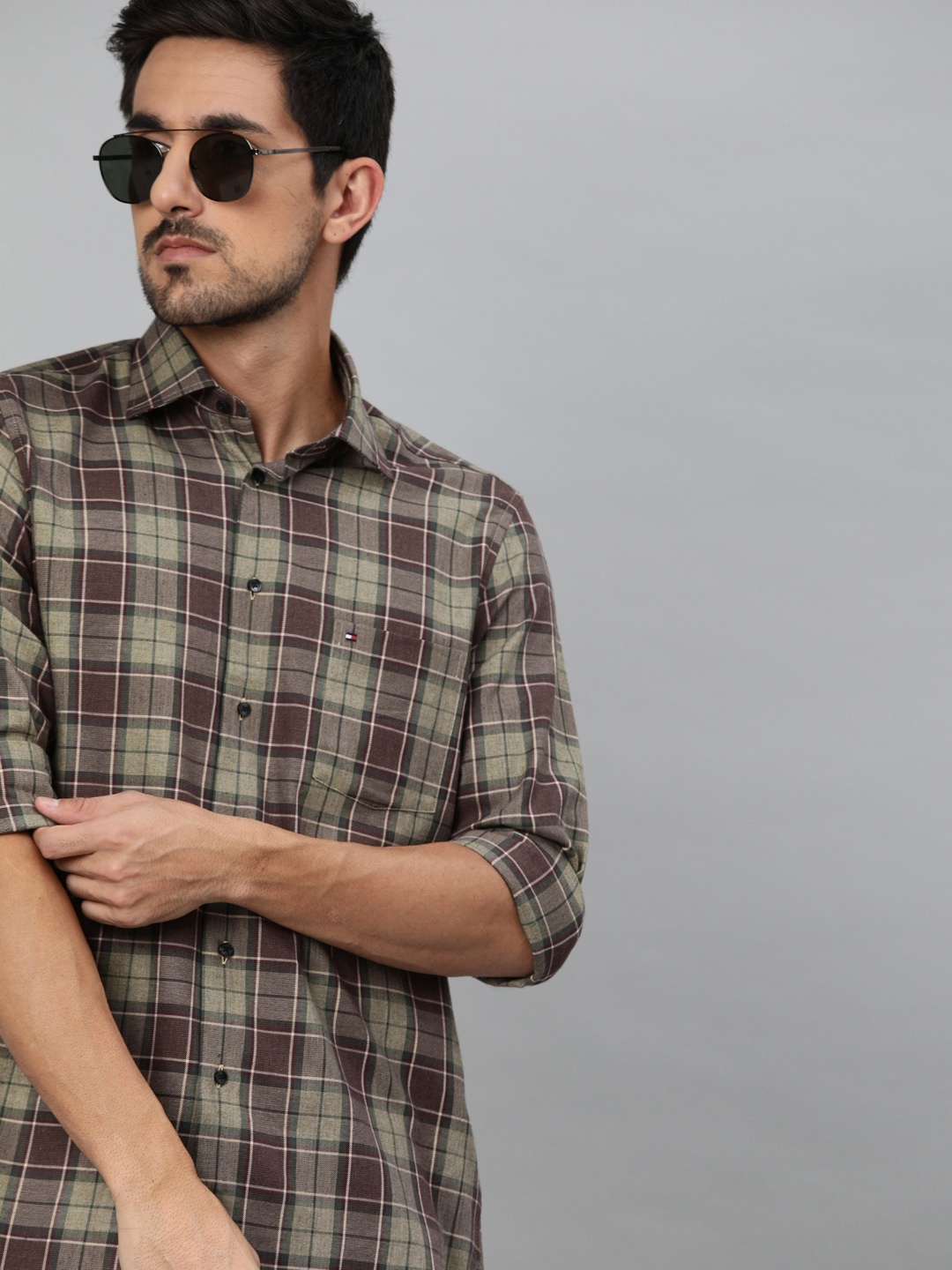 

Tommy Hilfiger Men Maroon & Green Regular Fit Checked Casual Shirt