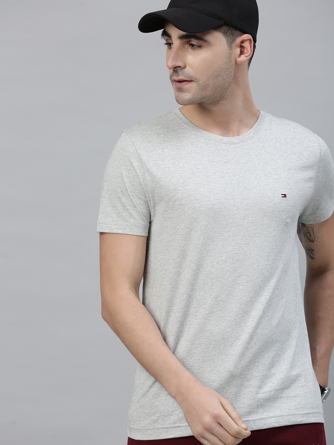 

Tommy Hilfiger Men Grey Solid Round Neck Pure Cotton T-shirt