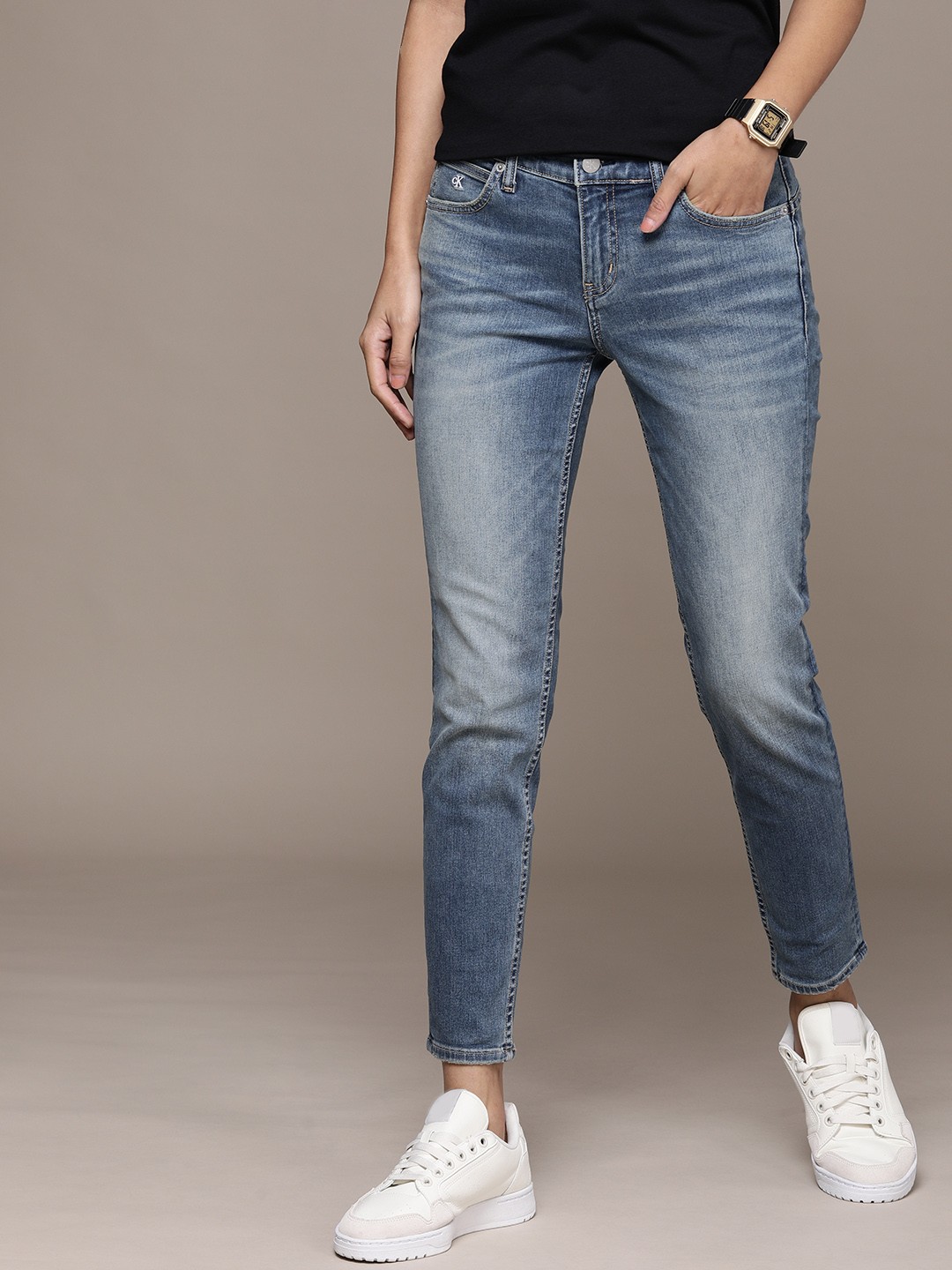 

Calvin Klein Jeans Women Blue Body Slim Fit Heavy Fade Ankle Length Stretchable Jeans