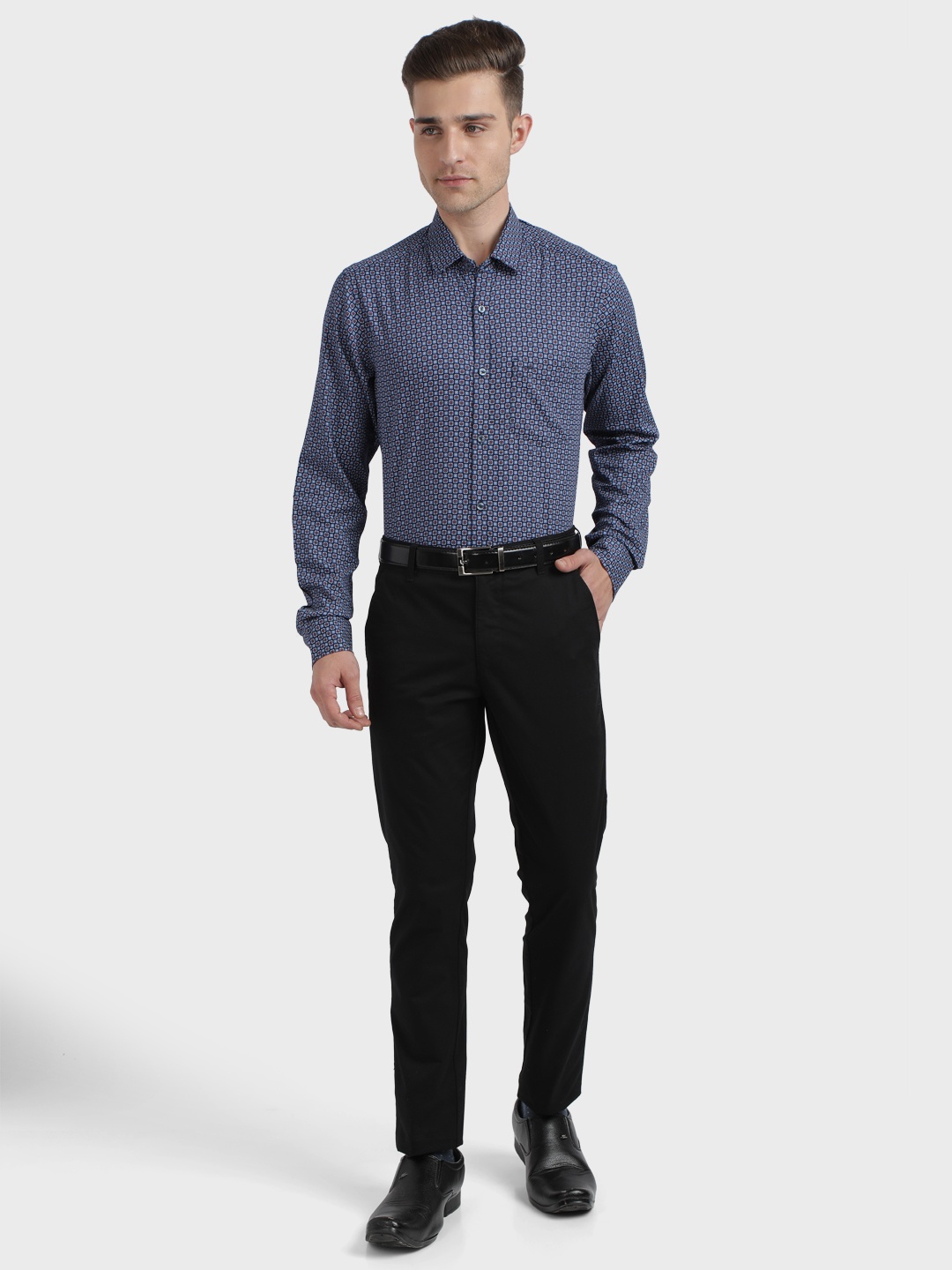 

ColorPlus Men Blue & Red Regular Fit Printed Formal Shirt