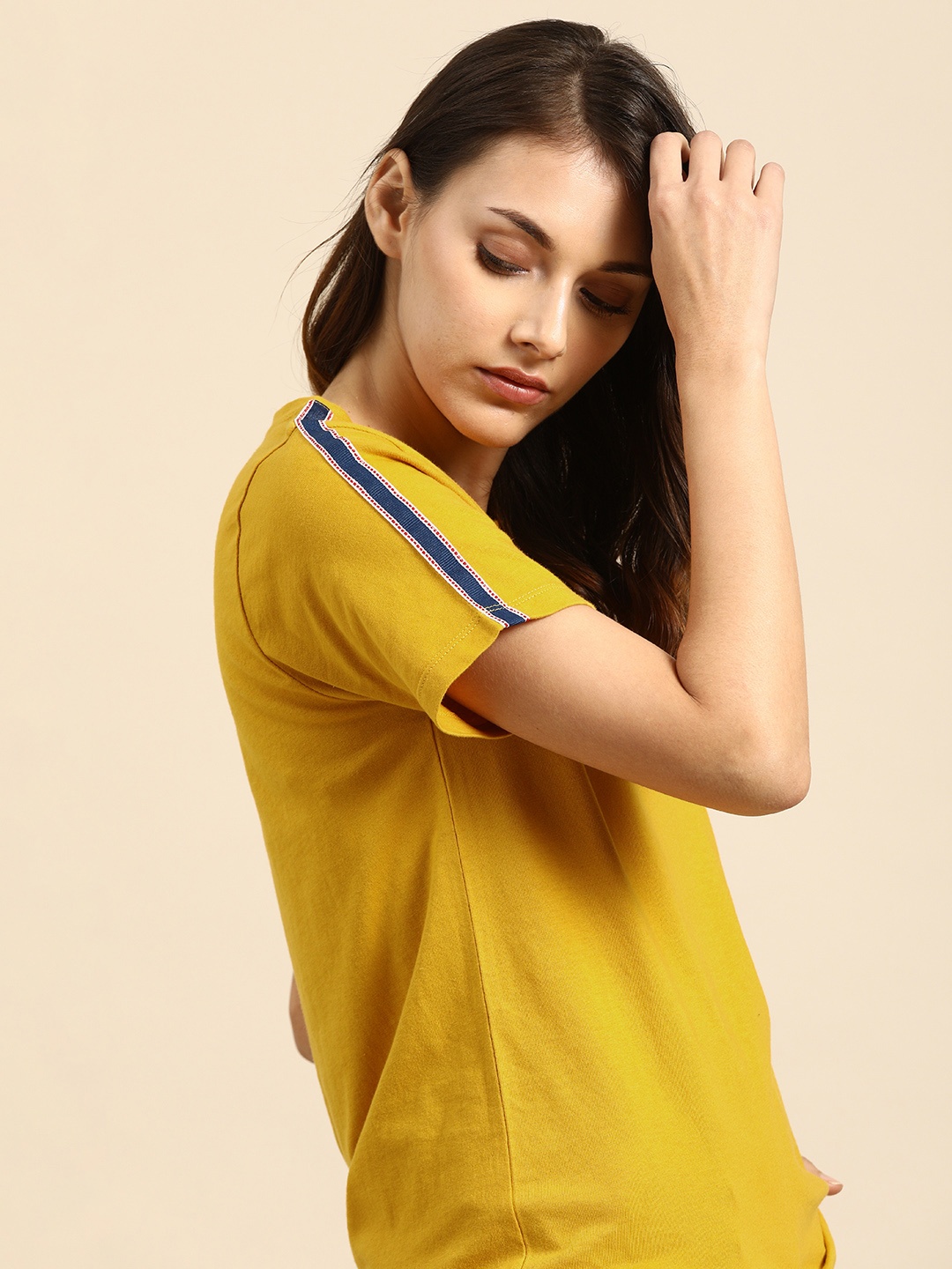 

ether Women Mustard Yellow Solid Round Neck T-shirt With Shoulder Tape
