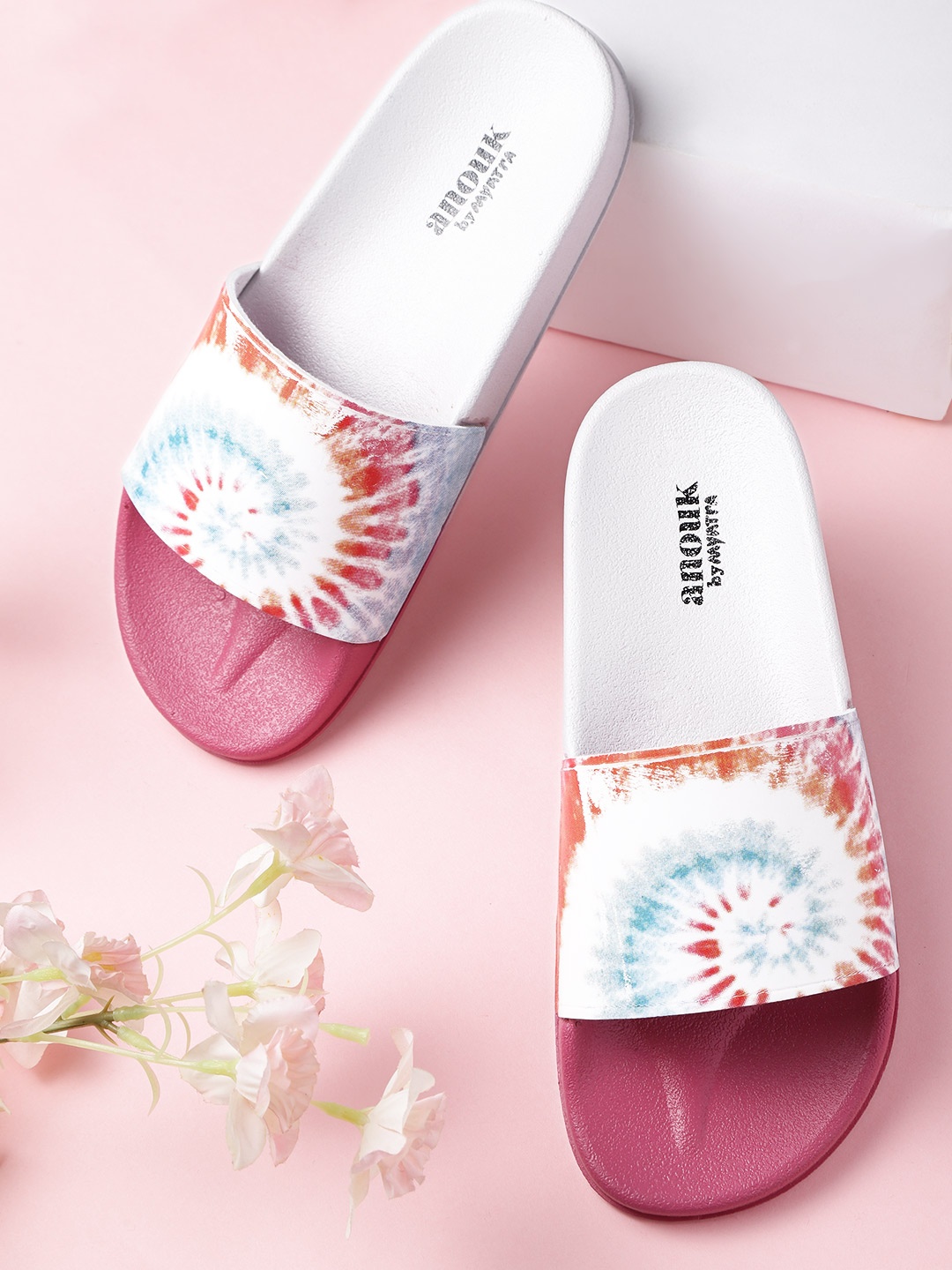 

Anouk Women Multicoloured Printed Sliders, Multi