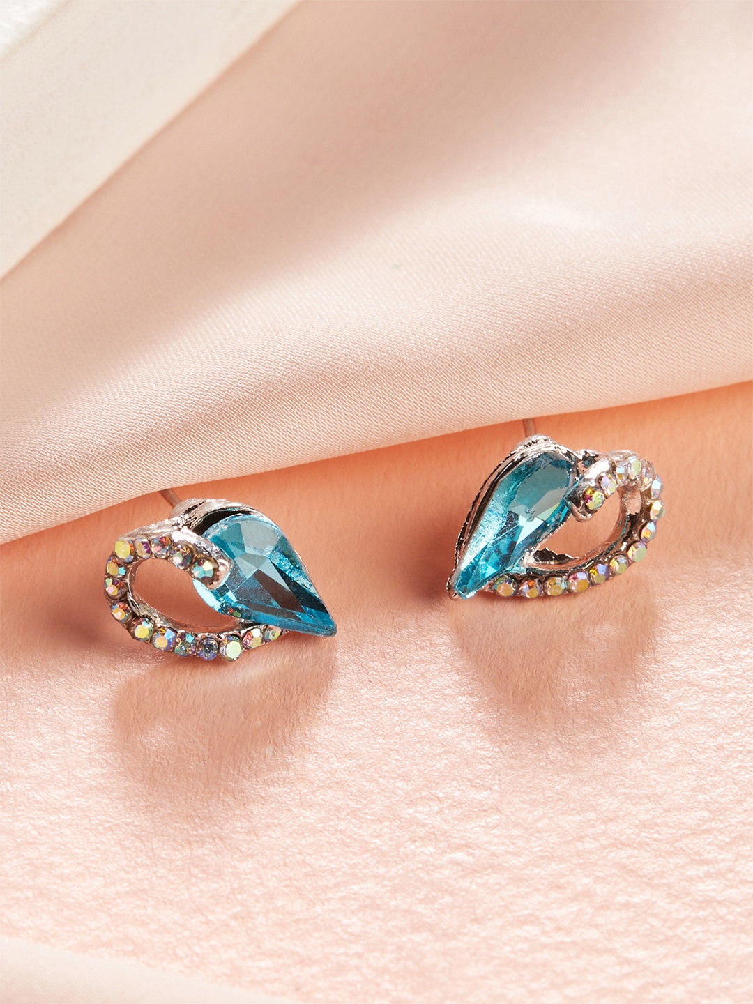 

TOKYO TALKIES X rubans FASHION ACCESSORIES Silver-Plated & Green Heart Shaped Studs