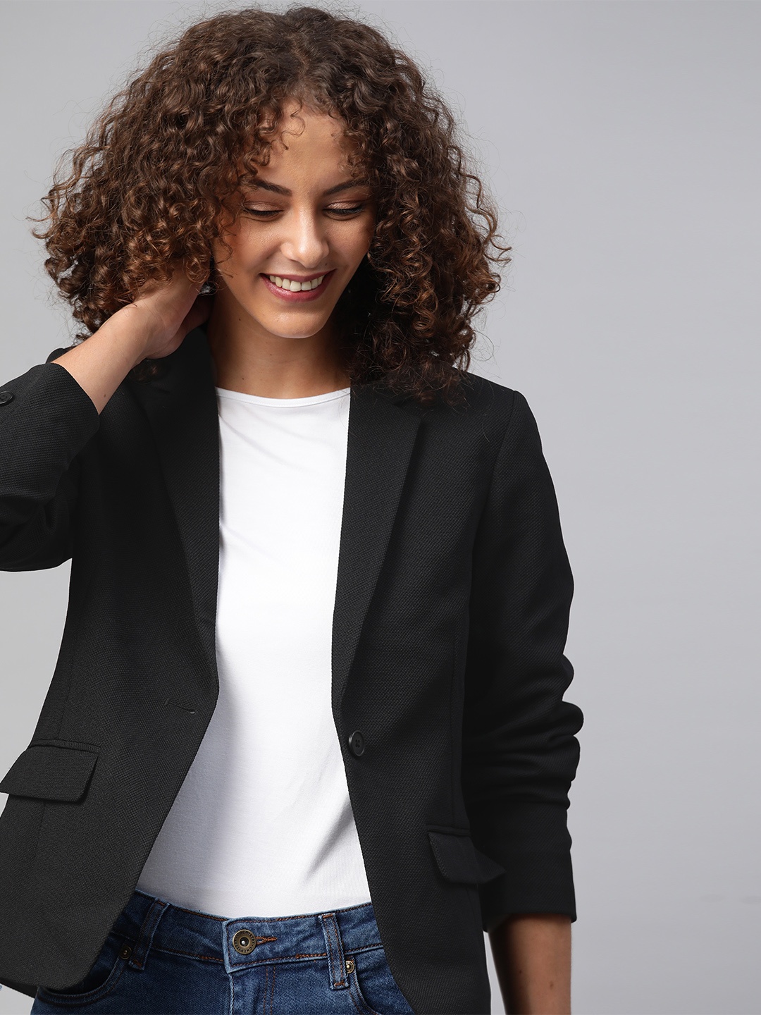 

Mast & Harbour Women Black Regular Fit Solid Single-Breasted Smart Casual Blazer