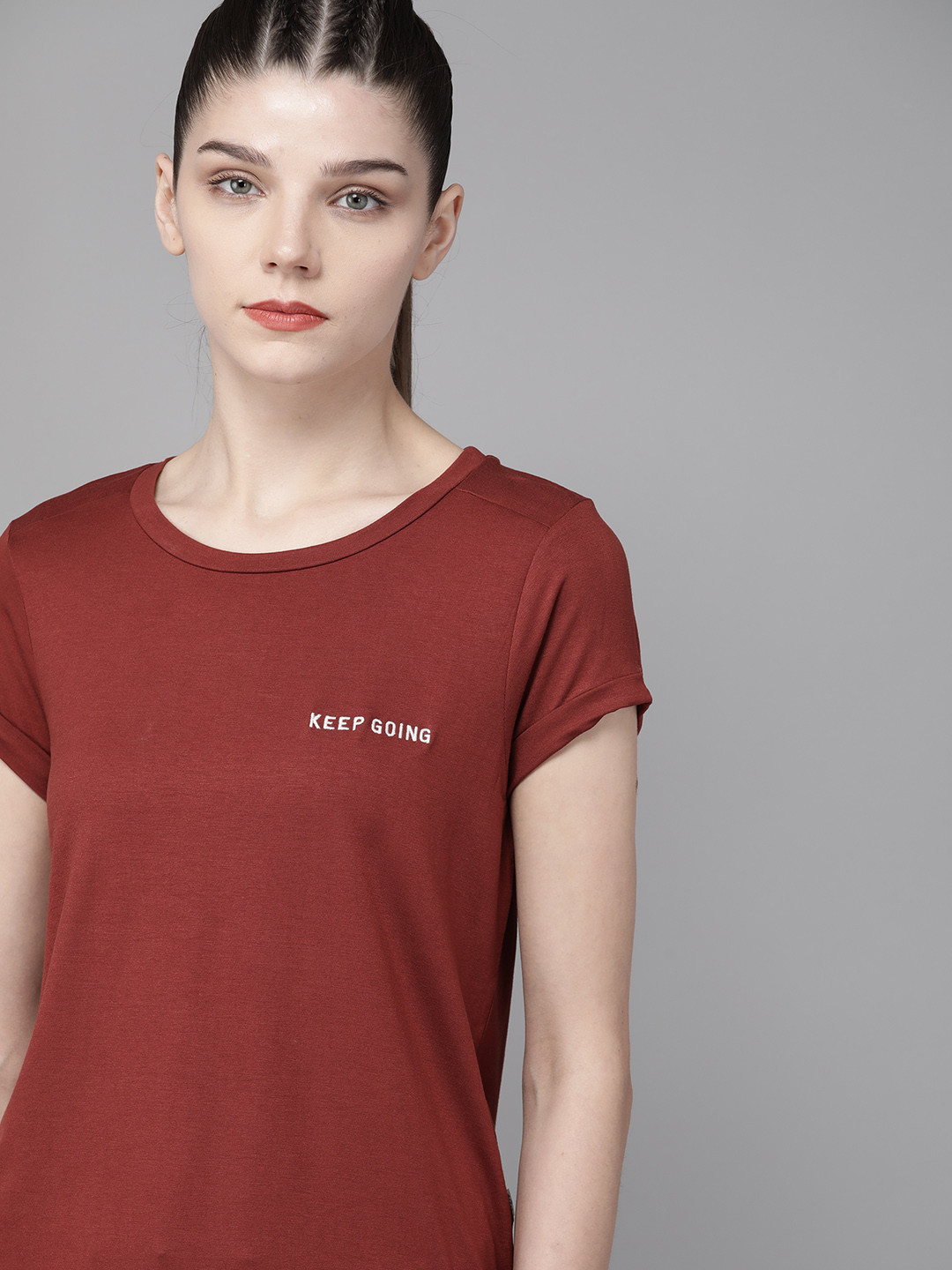 

The Roadster Lifestyle Co Women Rust Red Anti-Bacterial Solid Round Neck T-shirt
