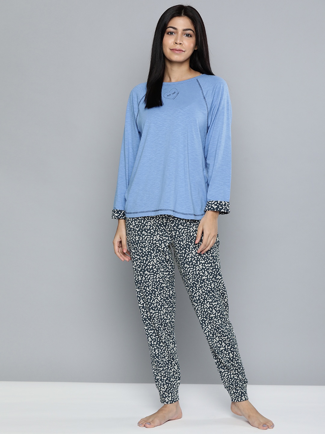 

Chemistry Women Blue & Off-White Printed Night suit