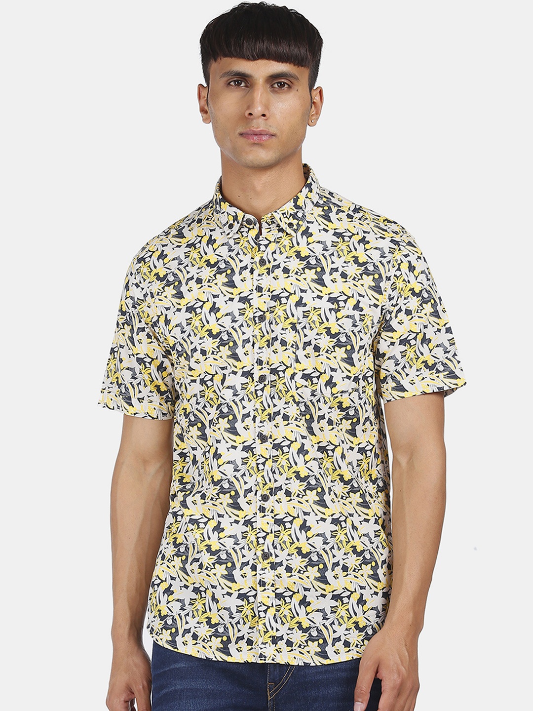 

Flying Machine Men Yellow & Navy Blue Regular Fit Printed Casual Shirt