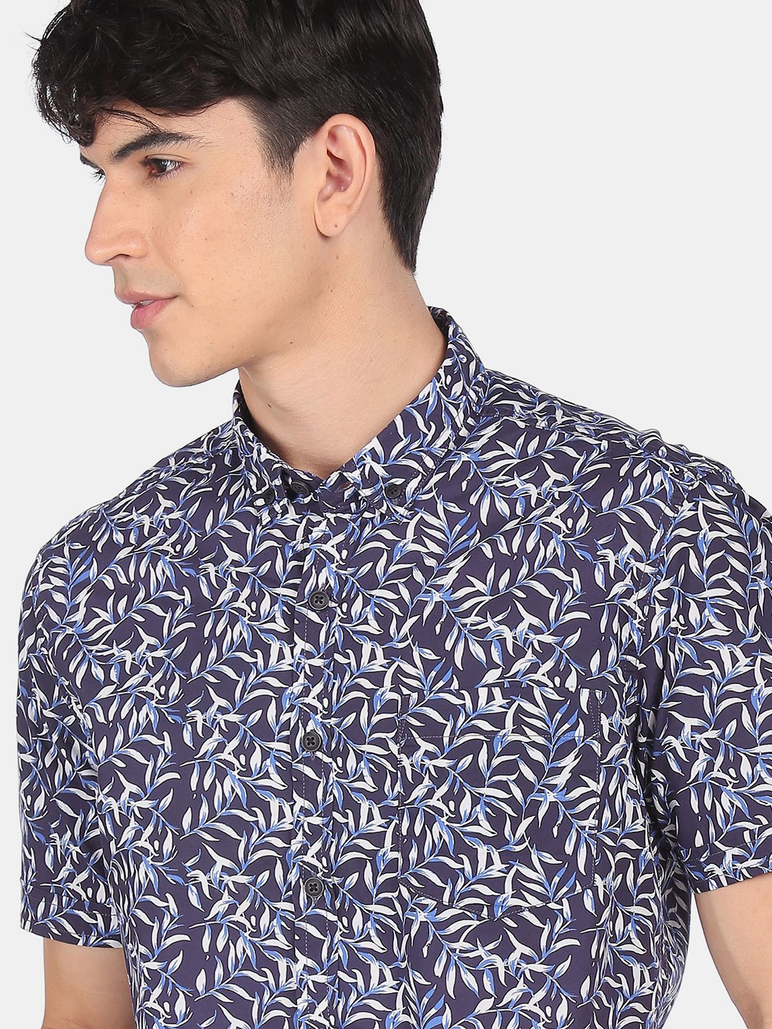 

Flying Machine Men Navy Blue & White Regular Fit Printed Casual Shirt