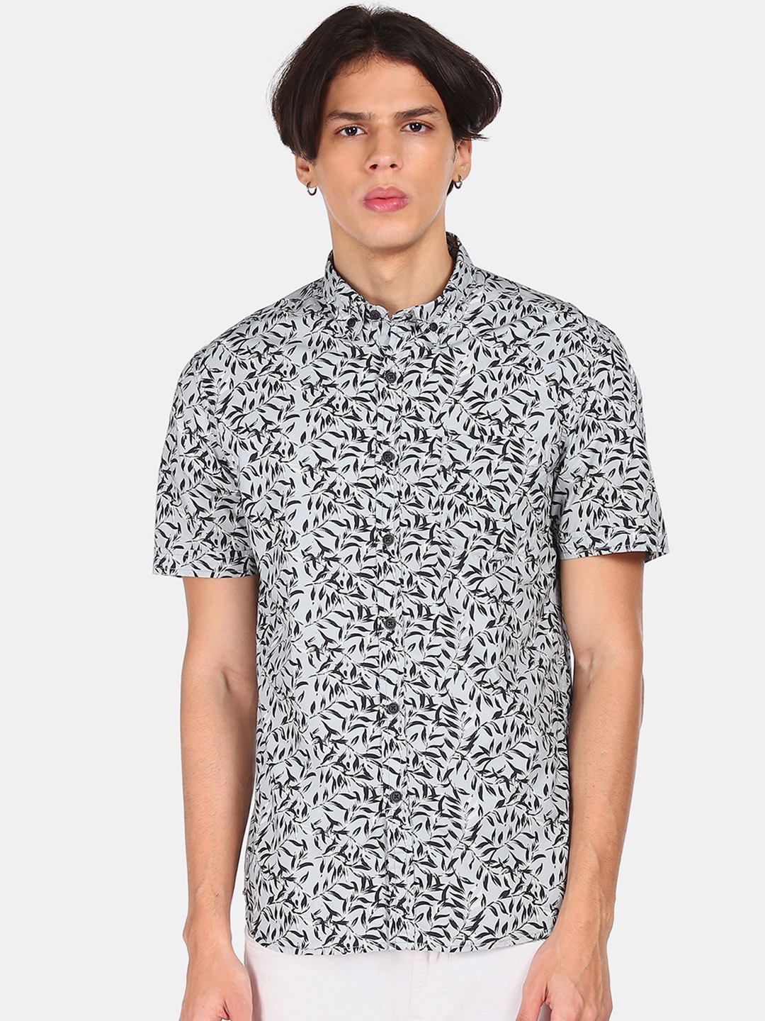

Flying Machine Men Grey Regular Fit Printed Casual Shirt