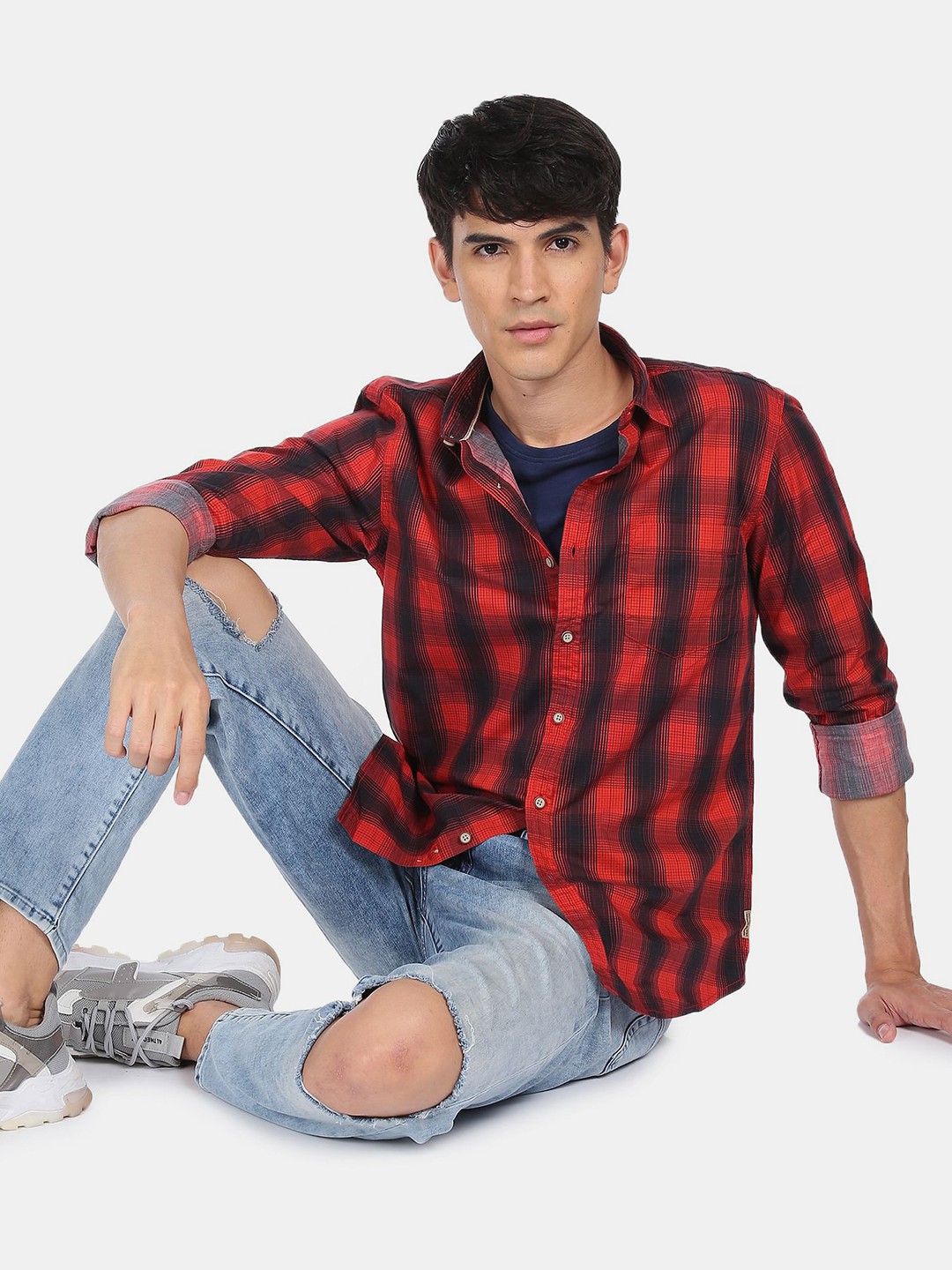 

Flying Machine Men Red & Black Regular Fit Checked Casual Shirt