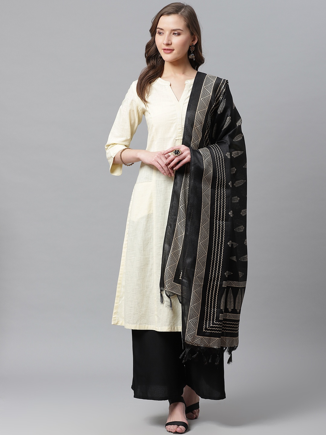 

Juniper Black & Beige Printed Dupatta