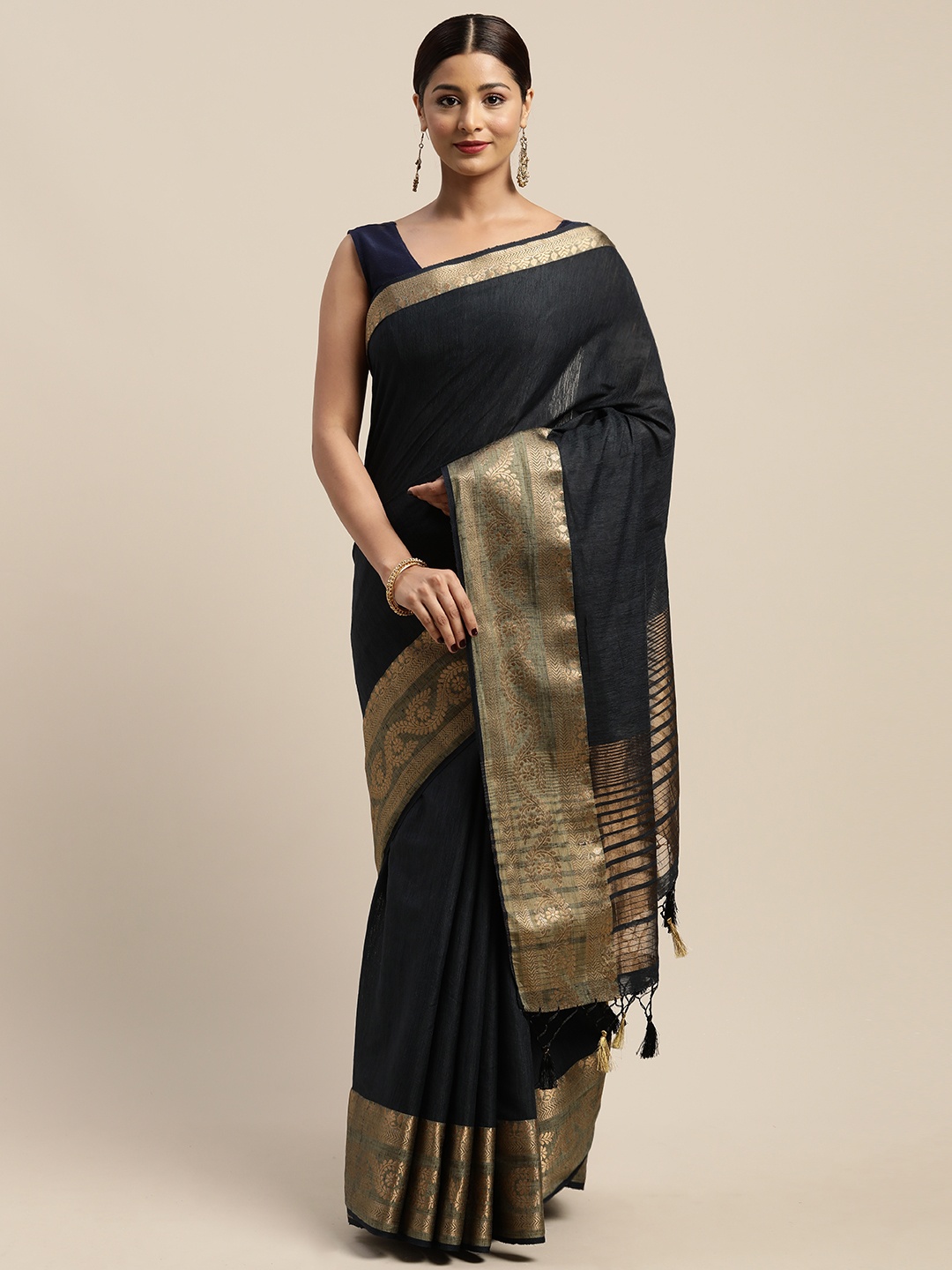 

Mitera Black & Gold-Toned Linen Blend Solid Kanjeevaram Saree