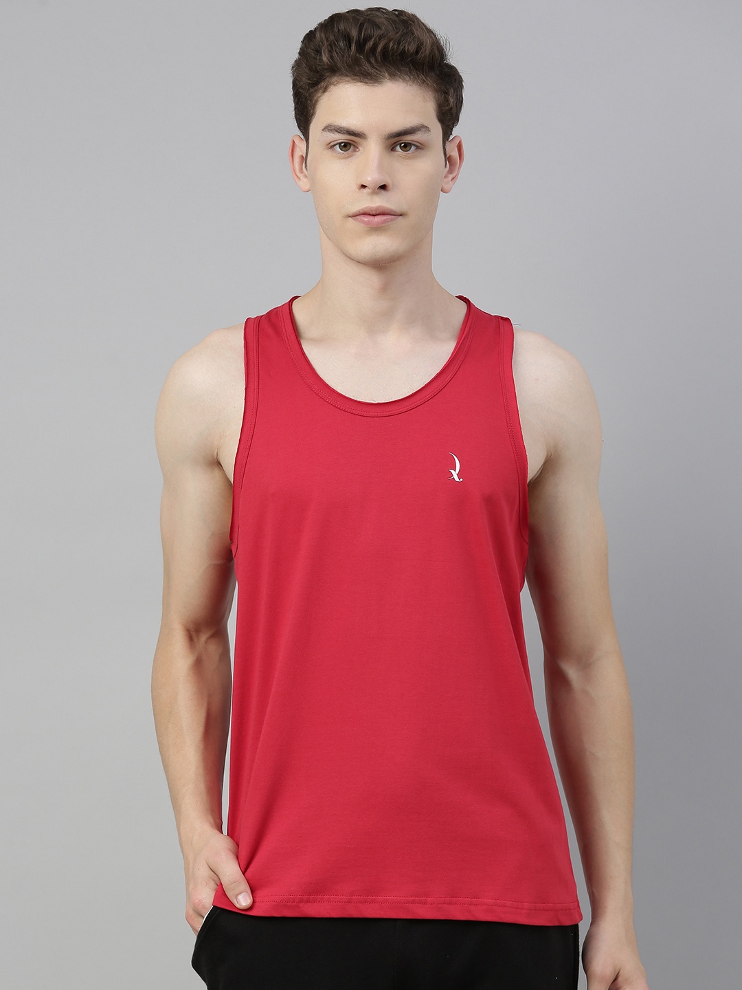 

QUARANTINE Men Red Solid Round Neck Lounge Tank T-shirt