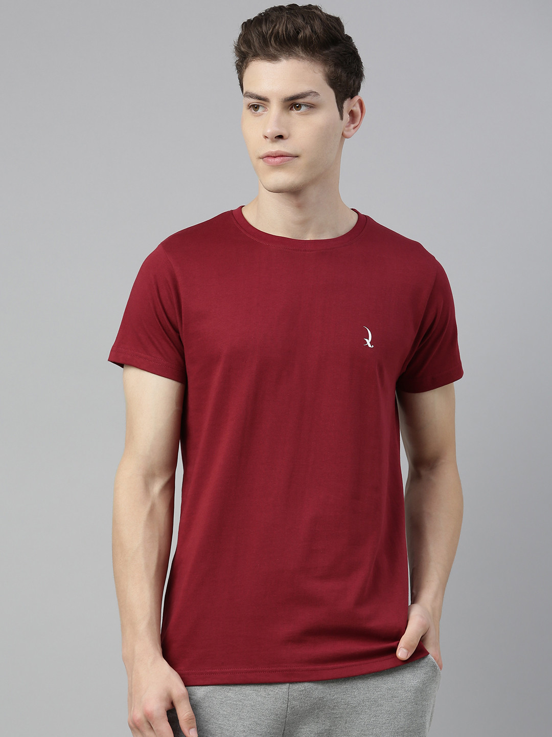 

QUARANTINE Men Maroon Solid Round Neck Lounge T-shirt