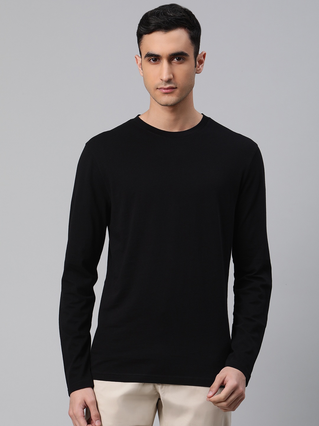 

Marks & Spencer Men Black Solid Round Neck T-shirt
