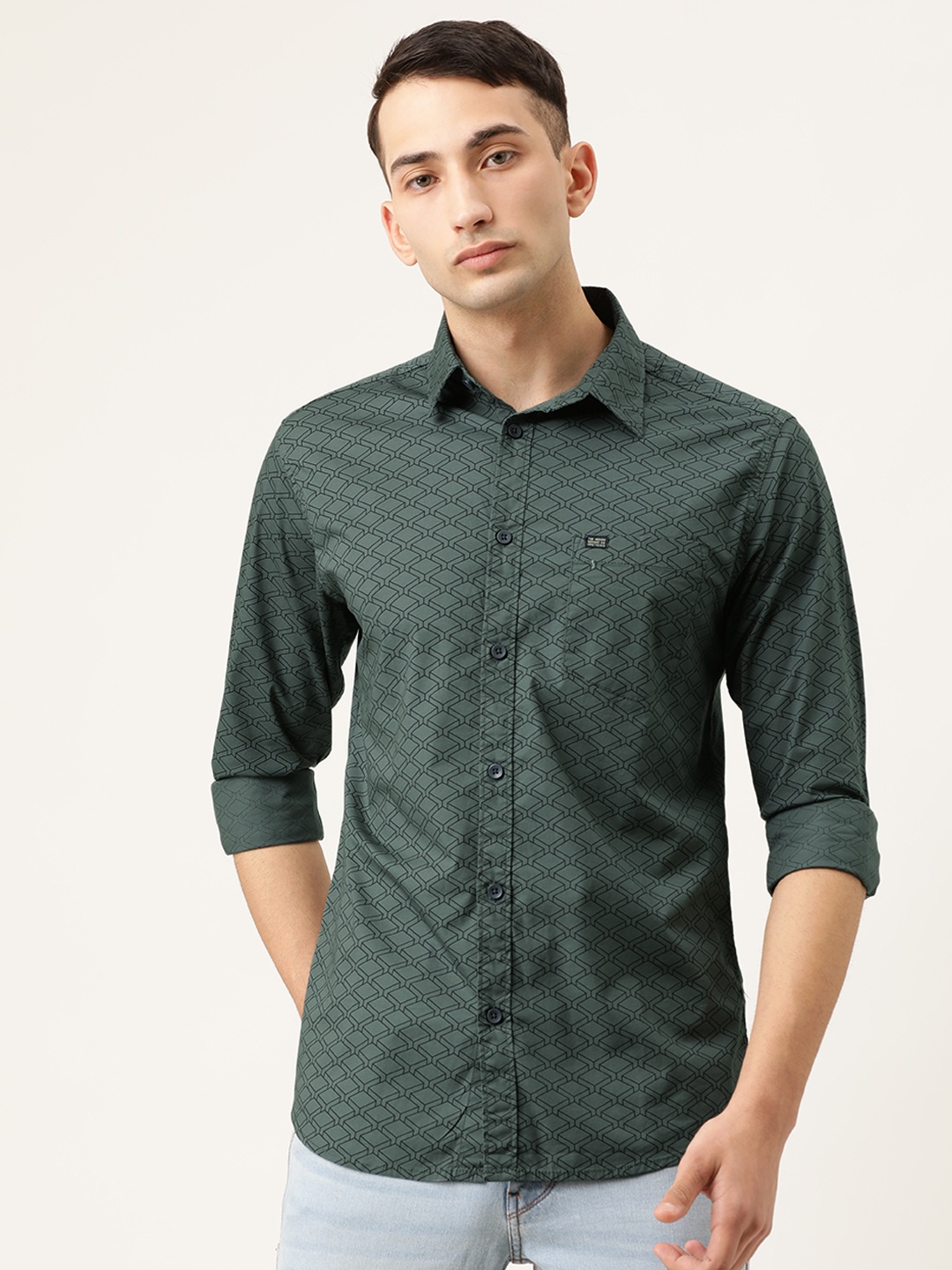 

The Indian Garage Co Men Olive Green & Black Slim Fit Geometric Printed Casual Shirt