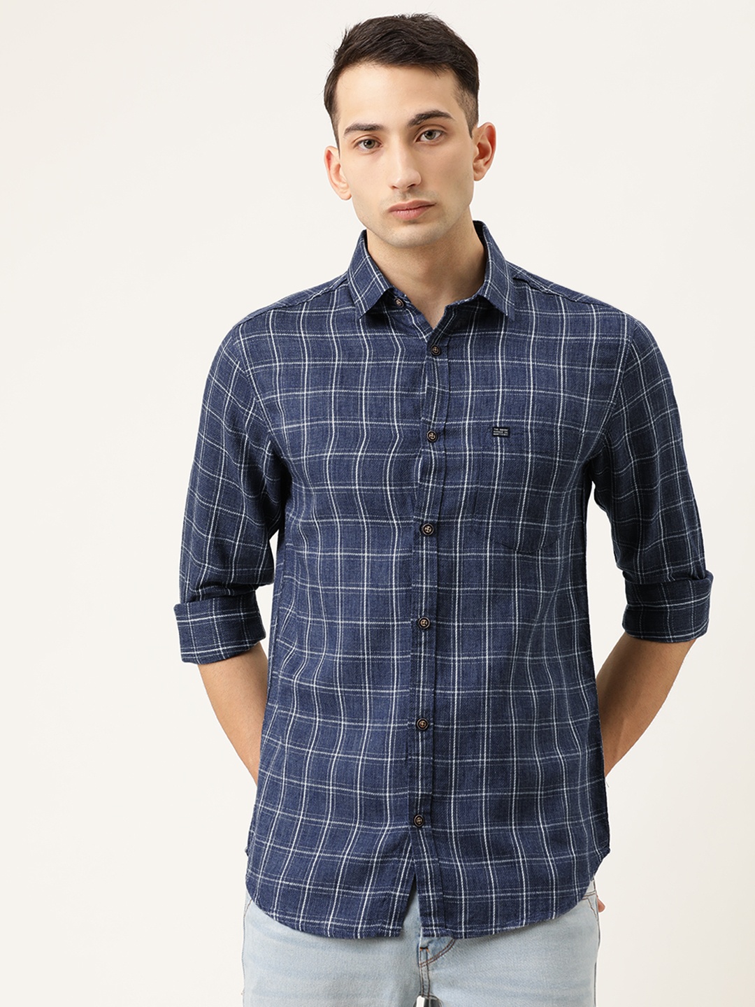 

The Indian Garage Co Men Blue & White Slim Fit Checked Casual Shirt