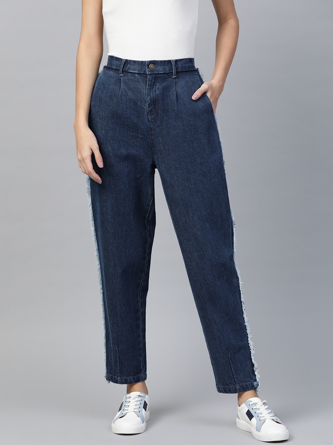 

SASSAFRAS Women Blue Pure Cotton Relaxed Fit High-Rise Clean Look Jeans