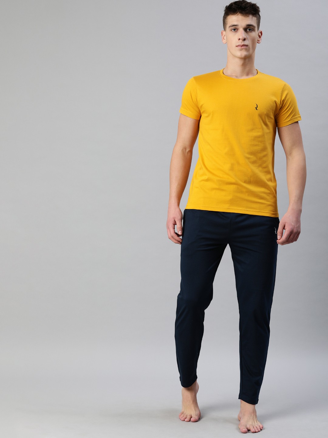 

QUARANTINE Men Mustard & Navy Blue Solid Night suit