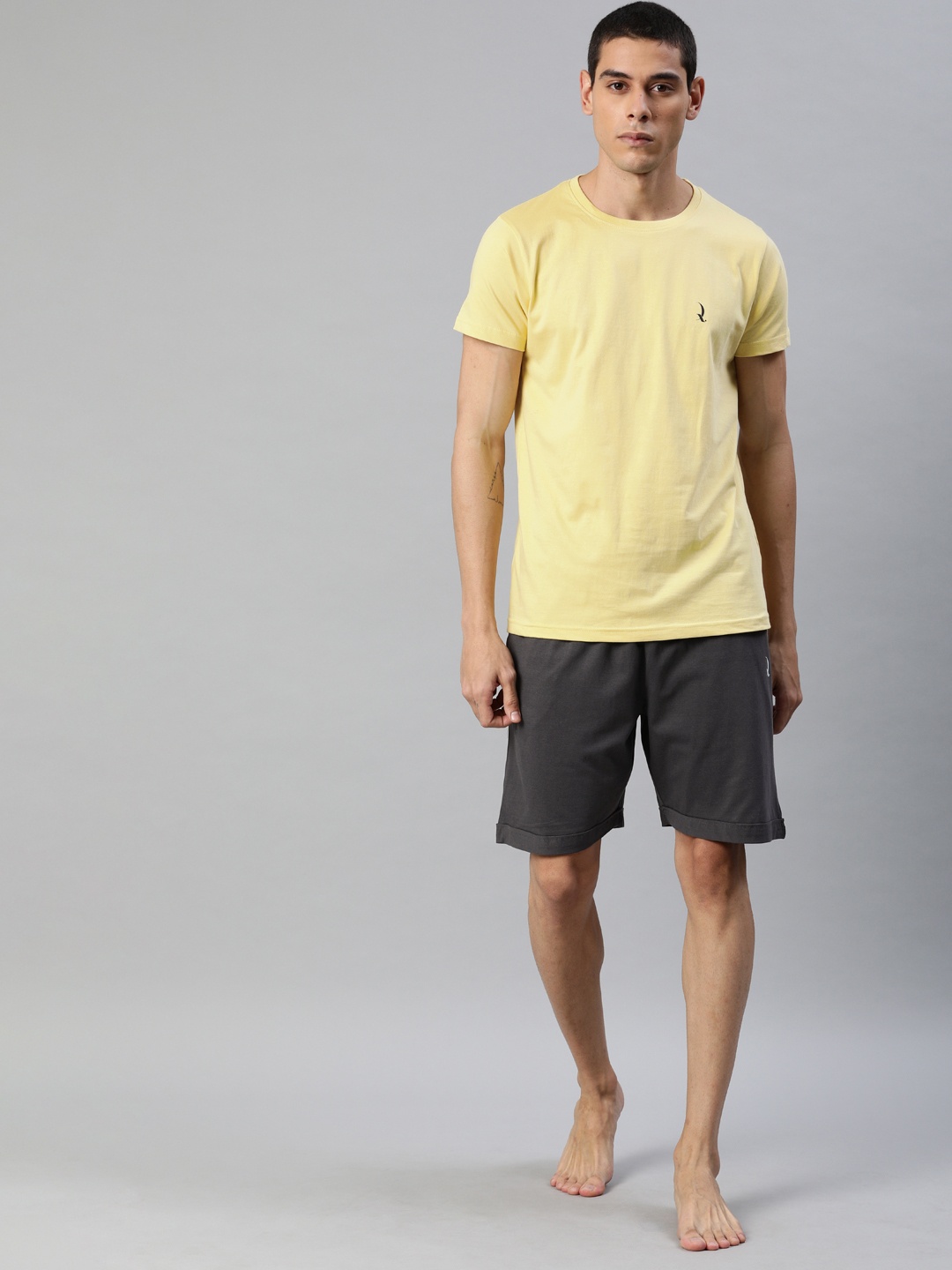 

QUARANTINE Men Beige & Grey Solid Night suit