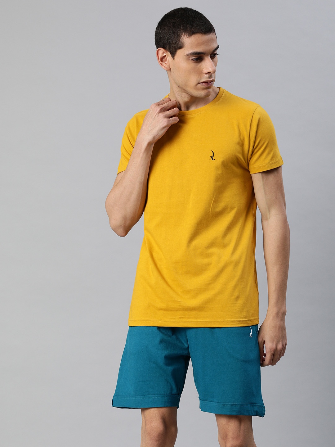 

QUARANTINE Men Mustard Yellow & Blue Solid Night suit