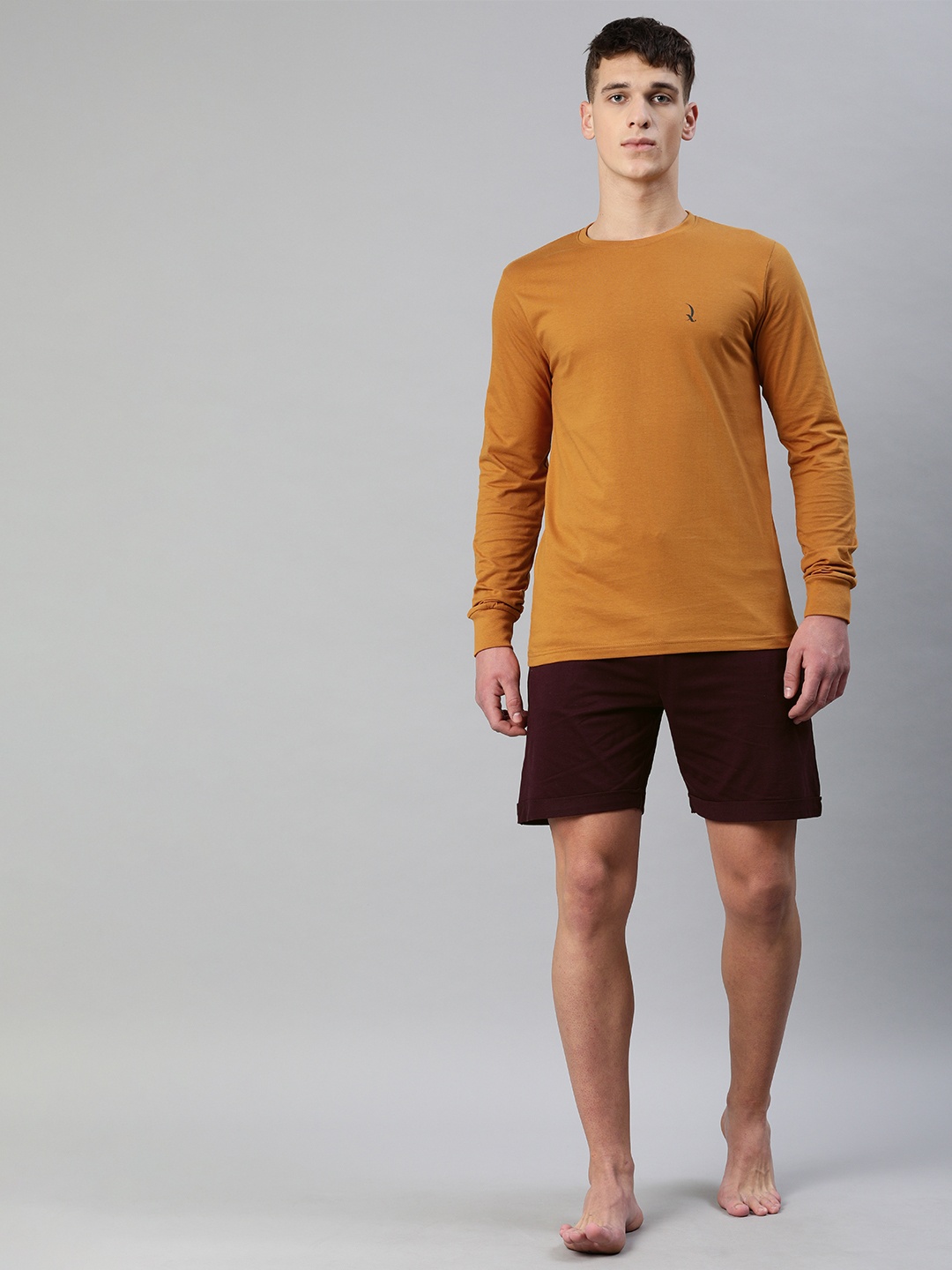 

QUARANTINE Men Brown & Maroon Solid Night suit