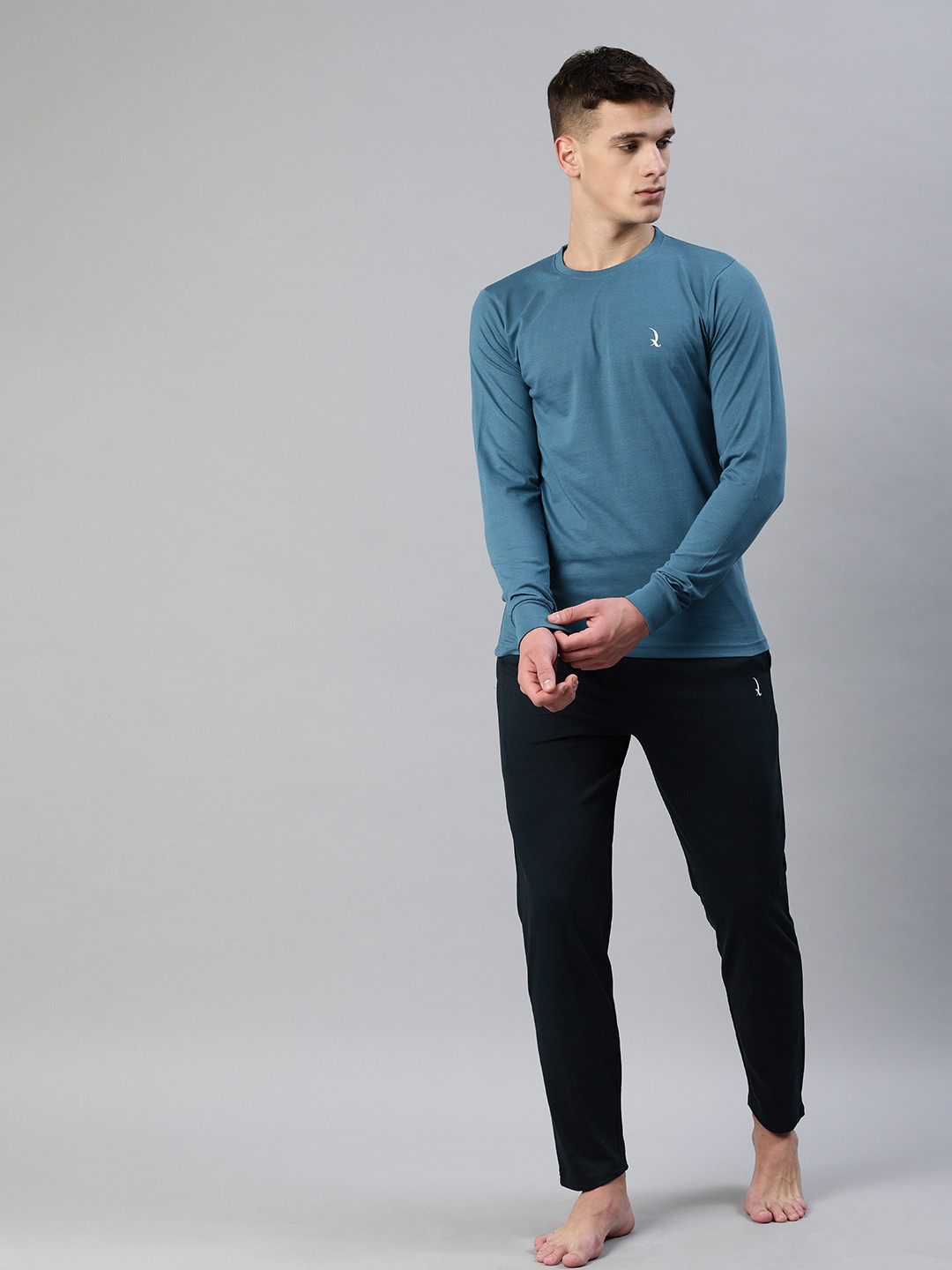 

QUARANTINE Men Blue & Navy Blue Solid Night suit