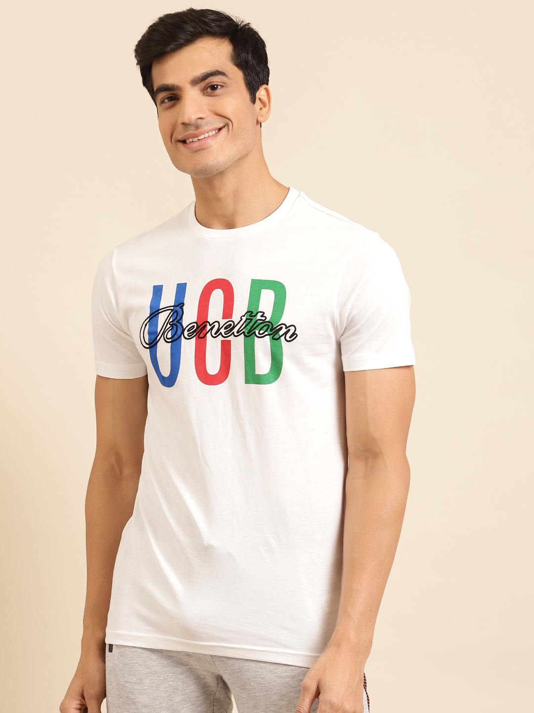 

United Colors of Benetton Men White Red Printed Round Neck Pure Cotton T-shirt