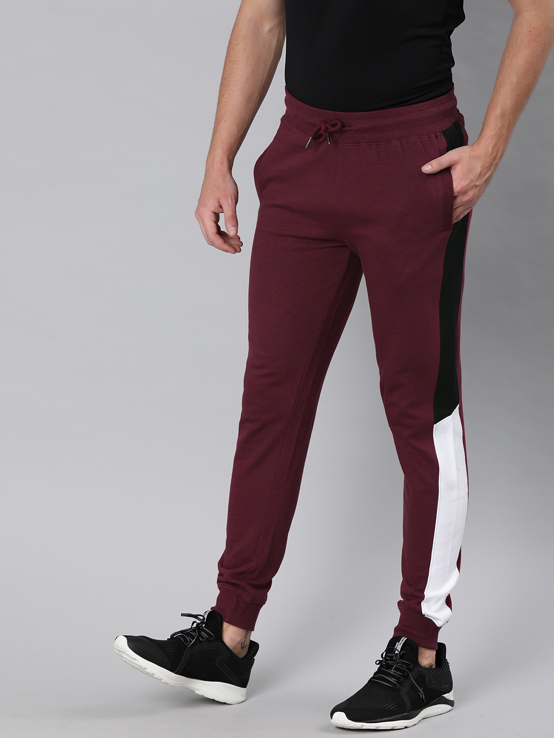 

Urbano Fashion Men Maroon & Black Colourblocked Regular Fit Joggers