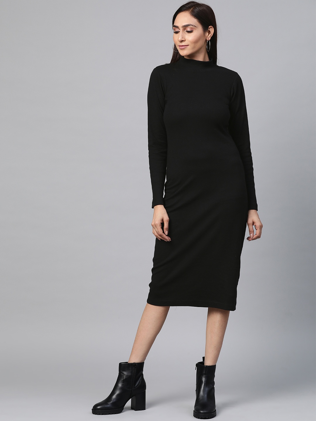 

plusS Women Black Ribbed Sheath Dress